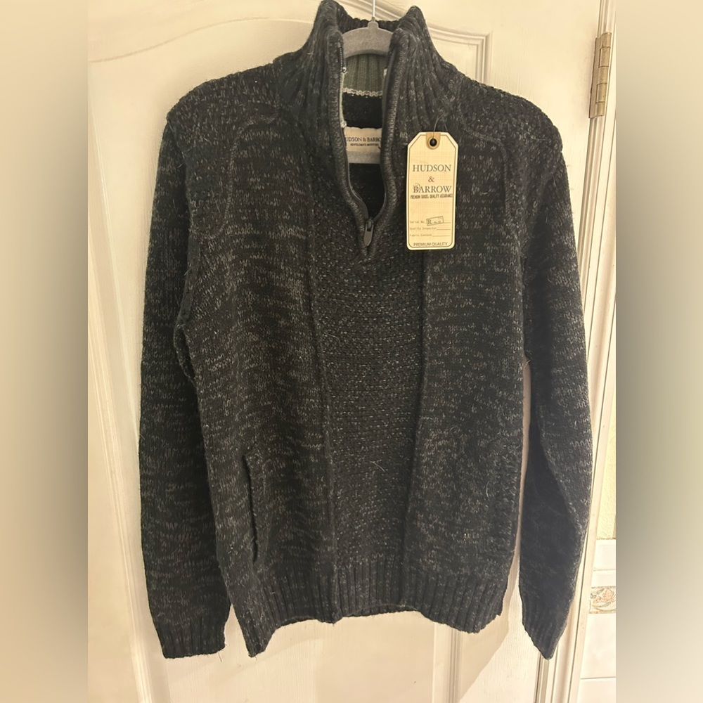 NWT Hudson and Barrow Men’s 3/4 zip pullover sweater